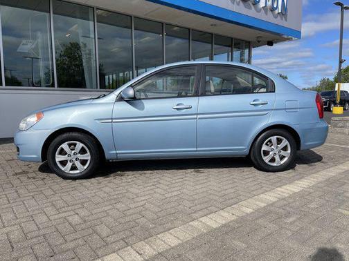 2010 Hyundai Accent GLS