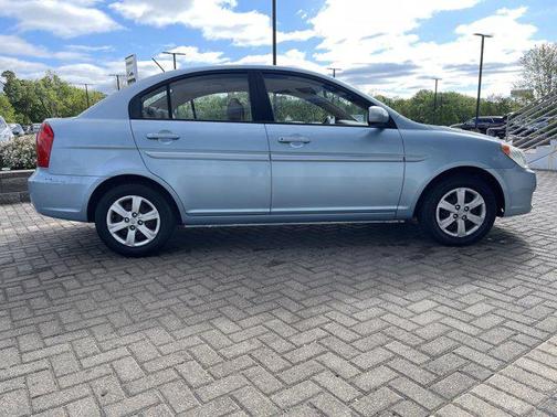 2010 Hyundai Accent GLS