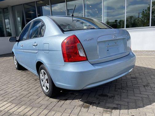 2010 Hyundai Accent GLS