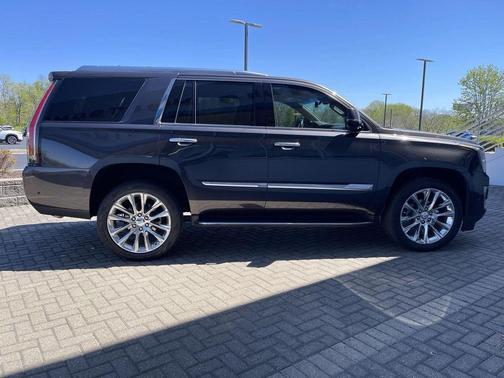 Dark Granite Metallic 2018 Cadillac Escalade Luxury