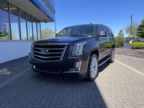 Dark Granite Metallic 2018 Cadillac Escalade Luxury