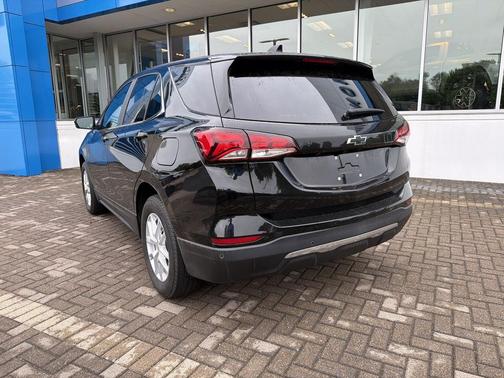 Mosaic Black Metallic 2023 Chevrolet Equinox 1LT