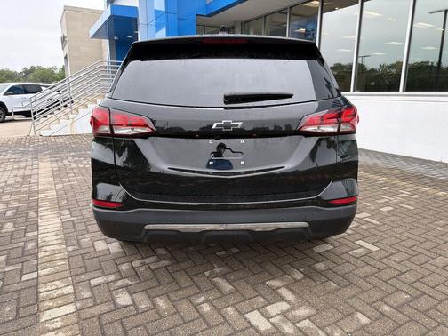 Mosaic Black Metallic 2023 Chevrolet Equinox 1LT