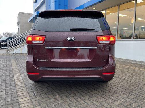 2016 Kia Sedona LX