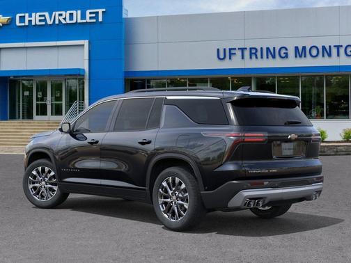 Mosaic Black Metallic 2026 Chevrolet Traverse LT
