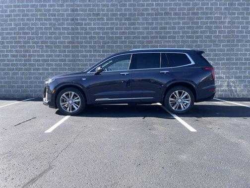 2025 Cadillac XT6 Premium Luxury AWD