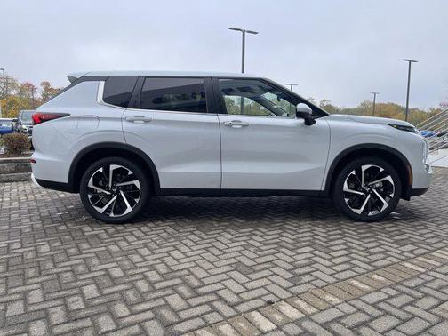 2024 Mitsubishi Outlander SE Black Edition S-AWC