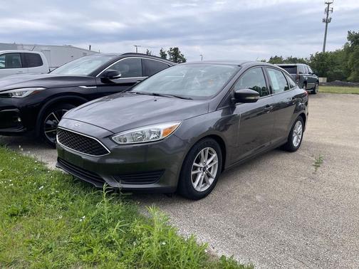 Magnetic 2016 Ford Focus SE