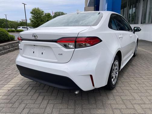 Ice Cap 2023 Toyota Corolla LE