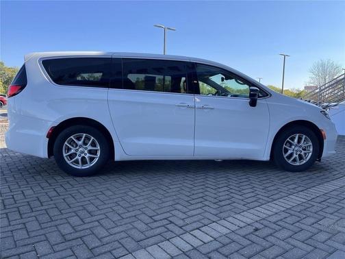 Bright White Clearcoat 2024 Chrysler Pacifica Touring L