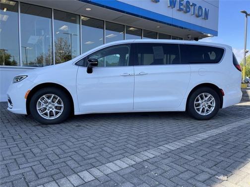 Bright White Clearcoat 2024 Chrysler Pacifica Touring L
