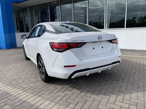 Aspen White Tricoat 2024 Nissan Sentra SV