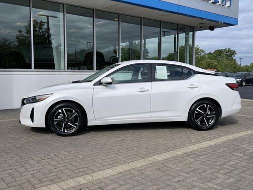 Aspen White Tricoat 2024 Nissan Sentra SV