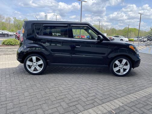 Shadow 2010 Kia Soul sport