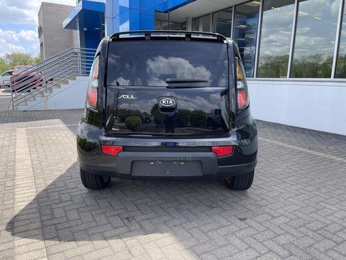 Shadow 2010 Kia Soul sport