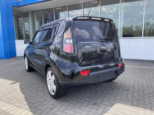 Shadow 2010 Kia Soul sport