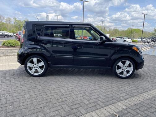 Shadow 2010 Kia Soul sport