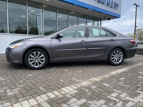PREDAWN GRAY MI 2015 Toyota Camry XLE