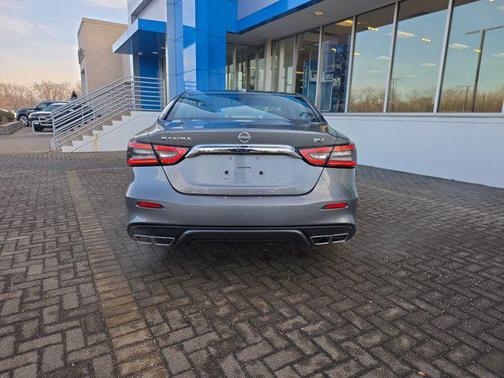 2023 Nissan Maxima SV