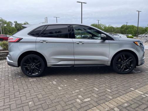Iconic Silver Metallic 2020 Ford Edge ST