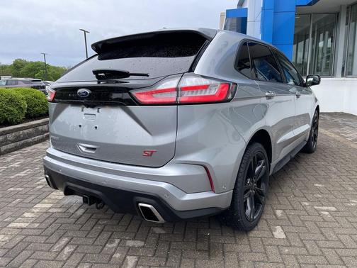 Iconic Silver Metallic 2020 Ford Edge ST