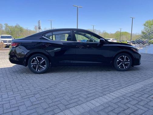 Super Black 2024 Nissan Sentra SV