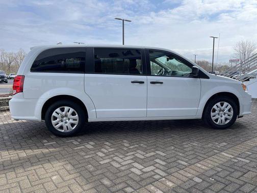 White Knuckle Clearcoat 2019 Dodge Grand Caravan SE