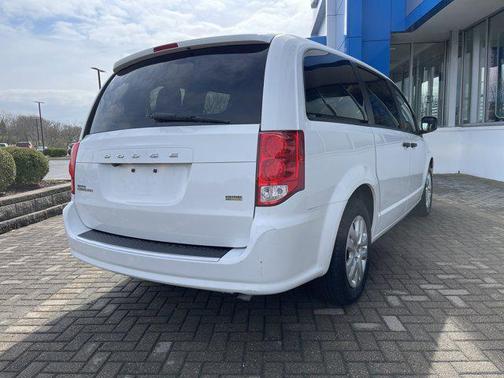 White Knuckle Clearcoat 2019 Dodge Grand Caravan SE