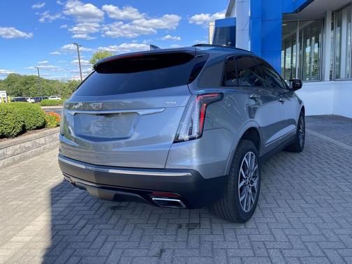 Argent Silver Metallic 2024 Cadillac XT5 Sport
