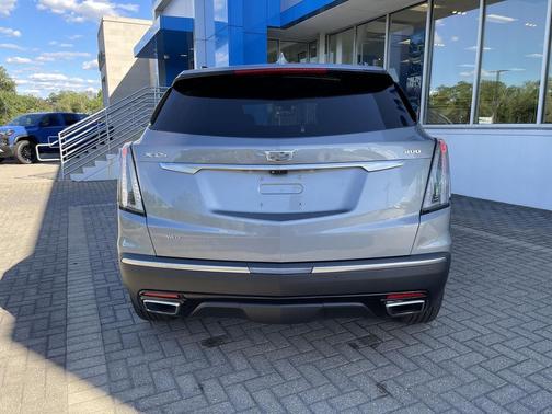 Argent Silver Metallic 2024 Cadillac XT5 Sport