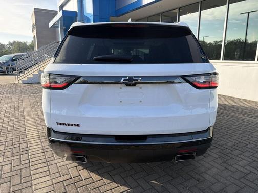 Summit White 2019 Chevrolet Traverse Premier