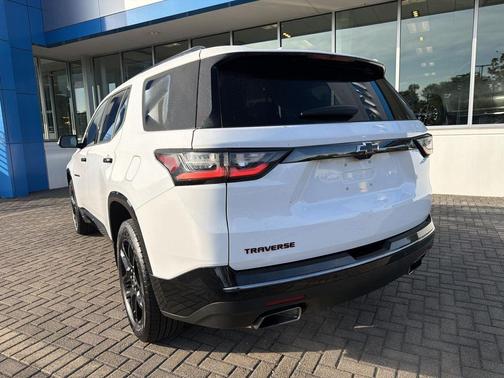 Summit White 2019 Chevrolet Traverse Premier