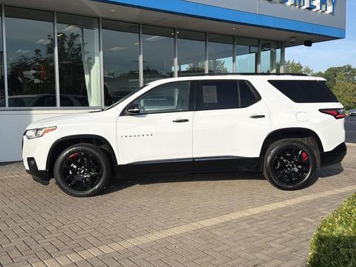 Summit White 2019 Chevrolet Traverse Premier