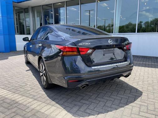 Storm Blue Metallic 2022 Nissan Altima 2.5 SL