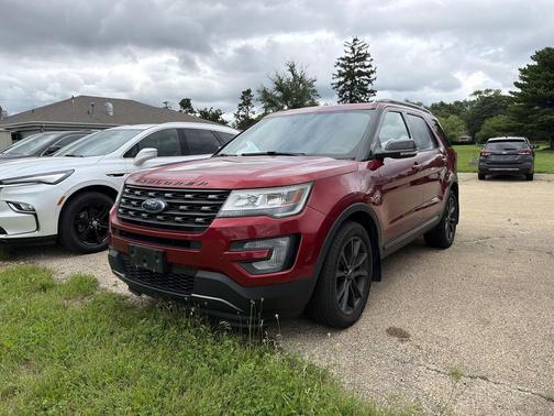 Ruby Red Metallic Tinted Clearcoat 2017 Ford Explorer XLT