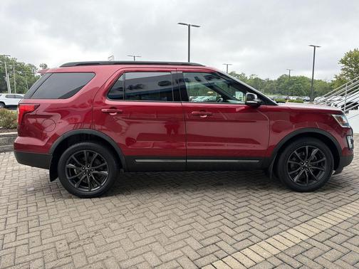 Ruby Red Metallic Tinted Clearcoat 2017 Ford Explorer XLT