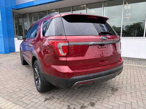 Ruby Red Metallic Tinted Clearcoat 2017 Ford Explorer XLT