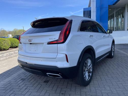 Crystal White Tricoat 2025 Cadillac XT4 Premium Luxury