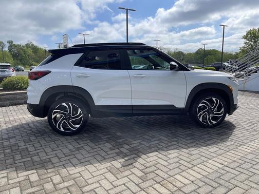 Summit White 2024 Chevrolet Trailblazer RS