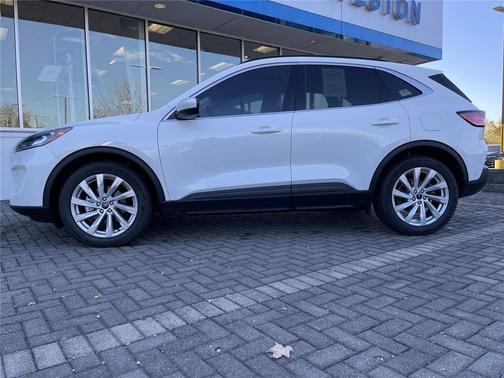 Star White Metallic Tri-Coat 2021 Ford Escape Titanium