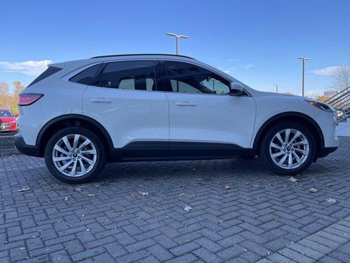 2021 Ford Escape Titanium