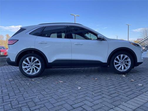 Star White Metallic Tri-Coat 2021 Ford Escape Titanium