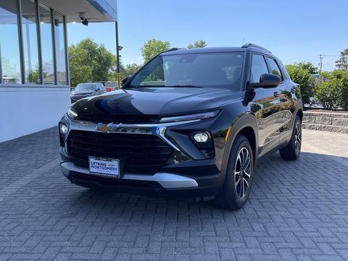 Mosaic Black Metallic 2026 Chevrolet Trailblazer LT