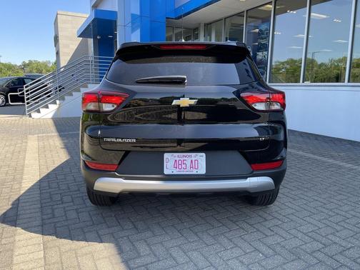 Mosaic Black Metallic 2026 Chevrolet Trailblazer LT