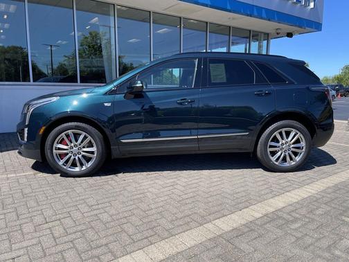 Emerald Lake Metallic 2024 Cadillac XT5 Sport