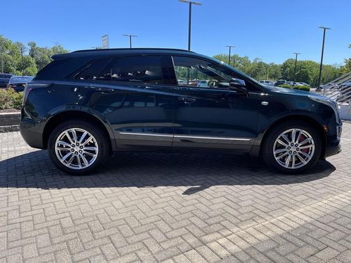 Emerald Lake Metallic 2024 Cadillac XT5 Sport