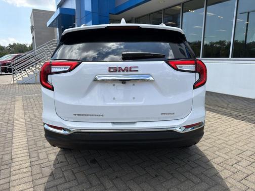 Summit White 2023 GMC Terrain SLT