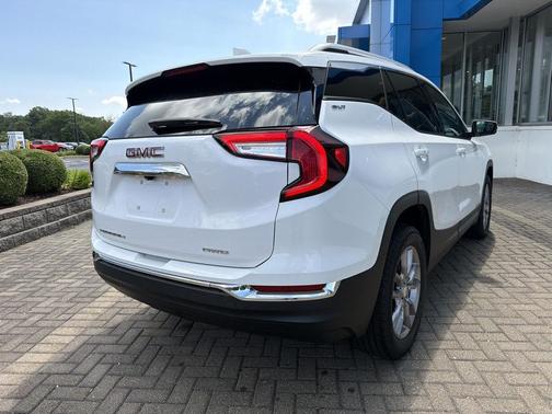 Summit White 2023 GMC Terrain SLT