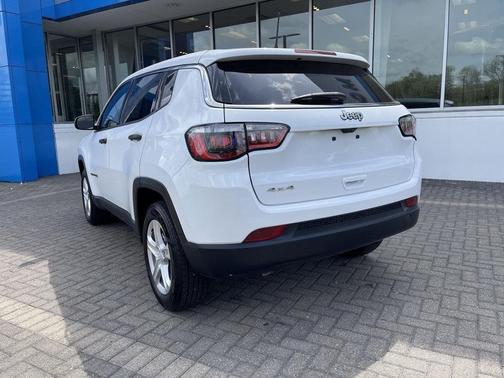 Bright White Clearcoat 2023 Jeep Compass Sport