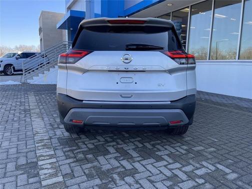 Brilliant Silver Metallic 2021 Nissan Rogue SV